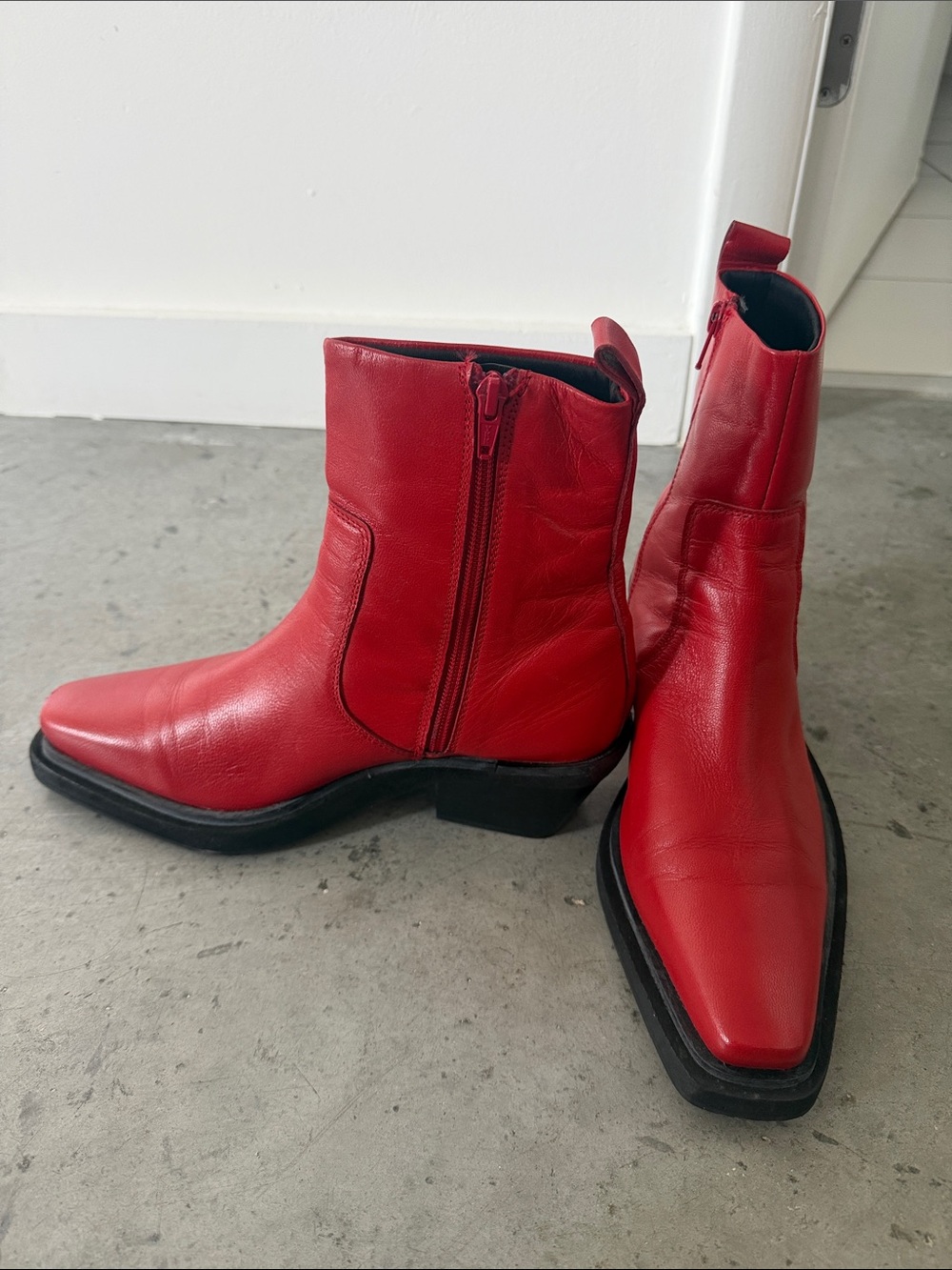 Topshop Red Leather Square-Toe Ankle Boots - Picture 2 of 6